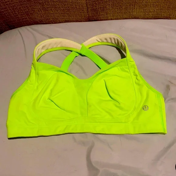 Lululemon athletica lime green sports bra 🏃♀️ - Picture 1 of 7